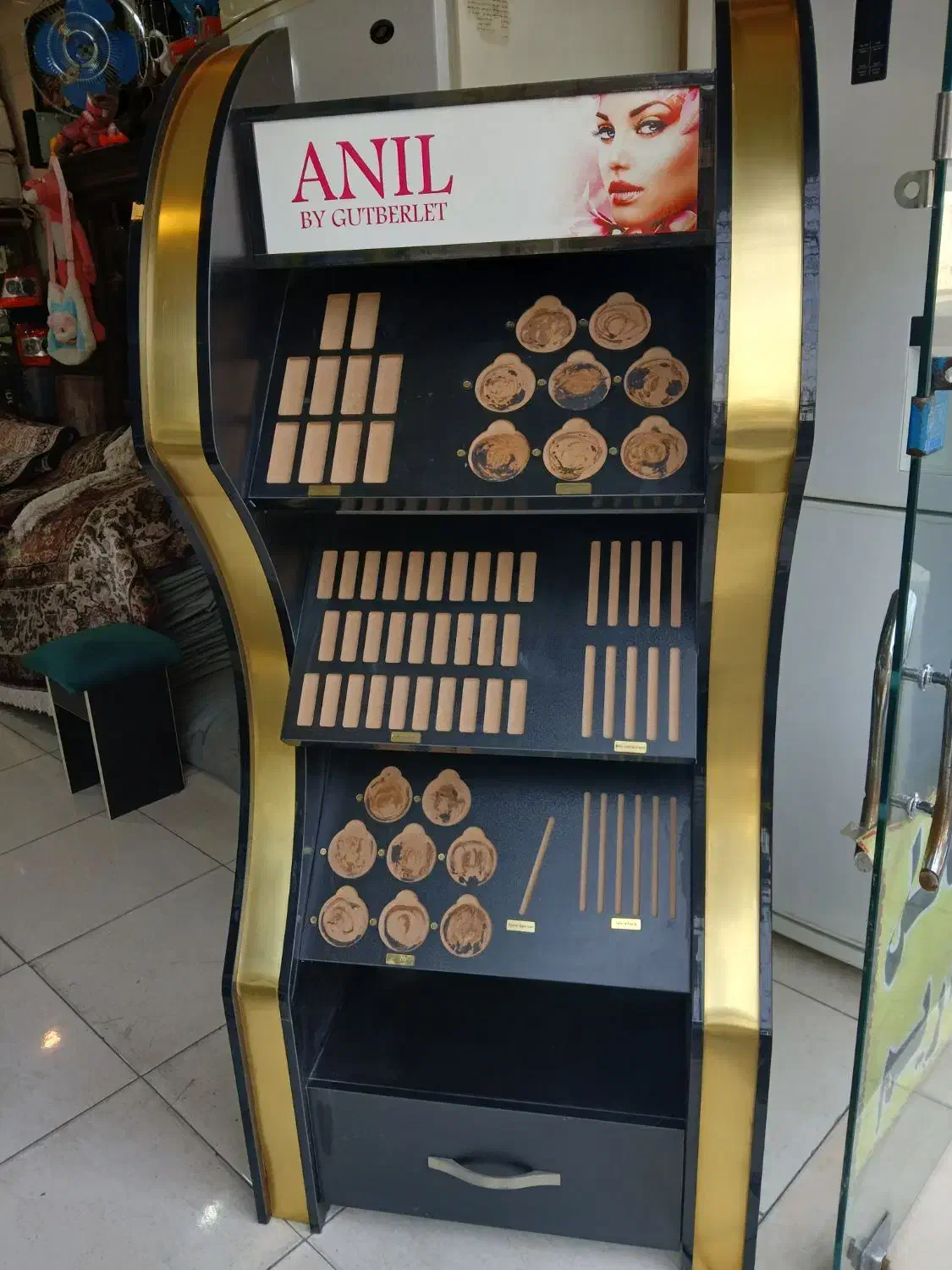 استند لوازم آرایش فروشگاه|آرایشی، بهداشتی، درمانی|فردیس, شهرک هفده شهریور|دیوار