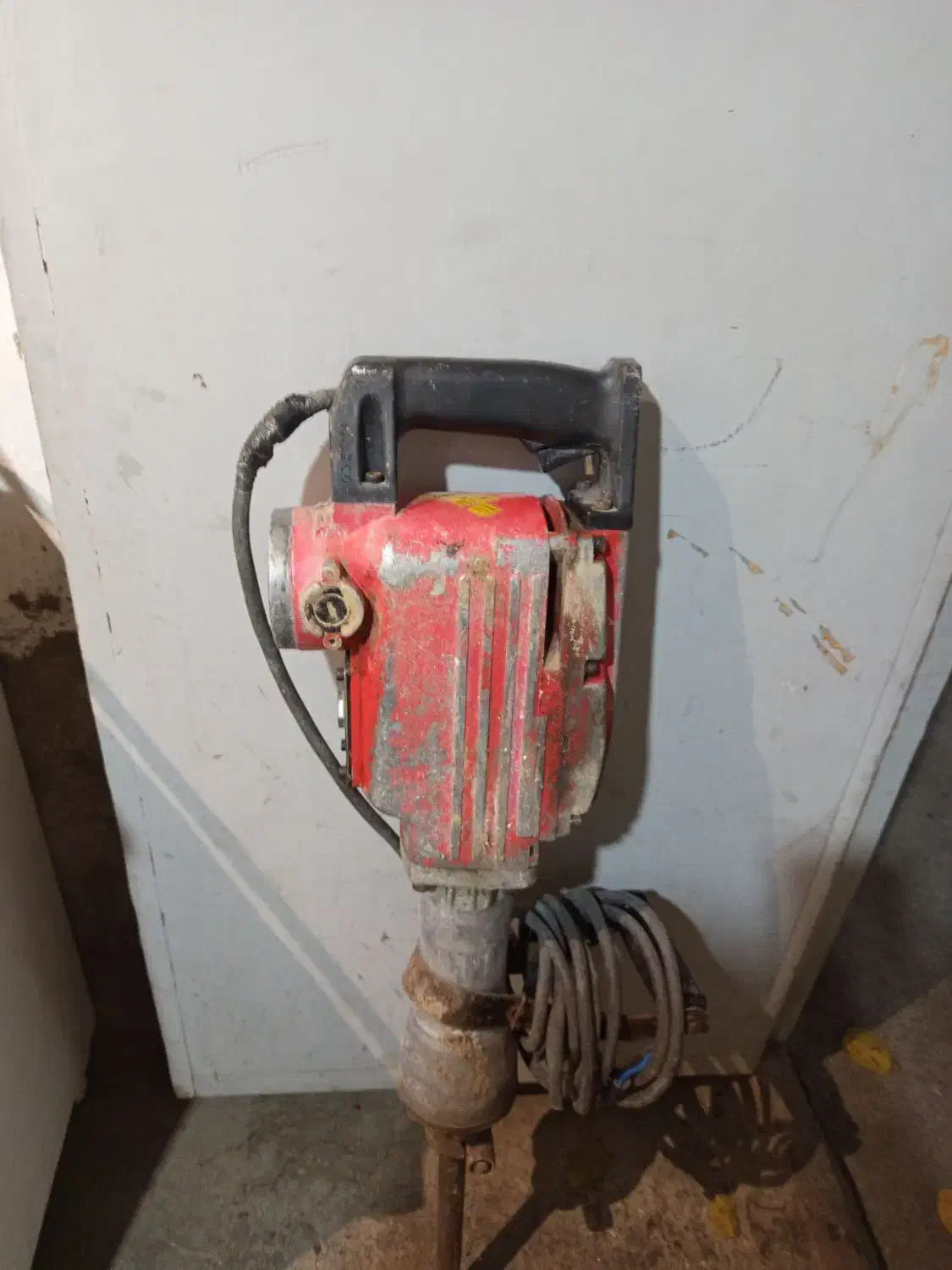 چکش برقی|ابزارآلات|دماوند, دماوند|دیوار