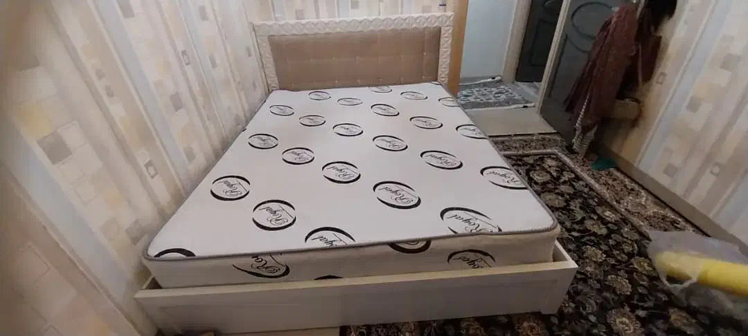 تخت‌خواب چوبی لمسه دار|تخت و سرویس خواب|قم, زنبیل آباد|دیوار