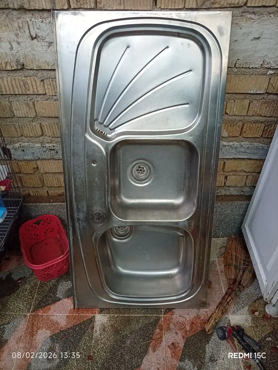 سینگ دوقلو|آب‌چکان و نظم‌دهنده ظروف|شیراز, کوشک میدان|دیوار