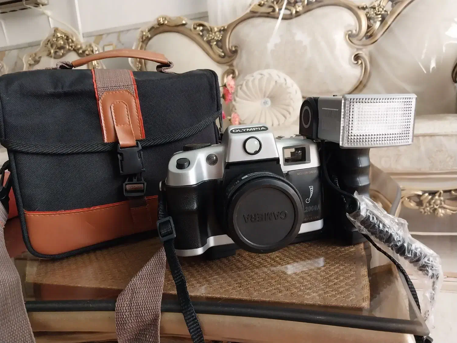 دوربین عکاسی کلکسیونی|دوربین عکاسی و فیلم‌برداری|بوئین زهرا, |دیوار