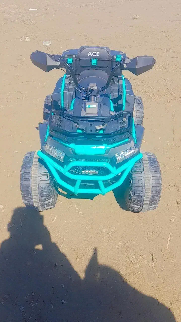 موتور چهارچرخ شارژی باطری خوار در حد نو|اسباببازی|ایزدشهر, |دیوار