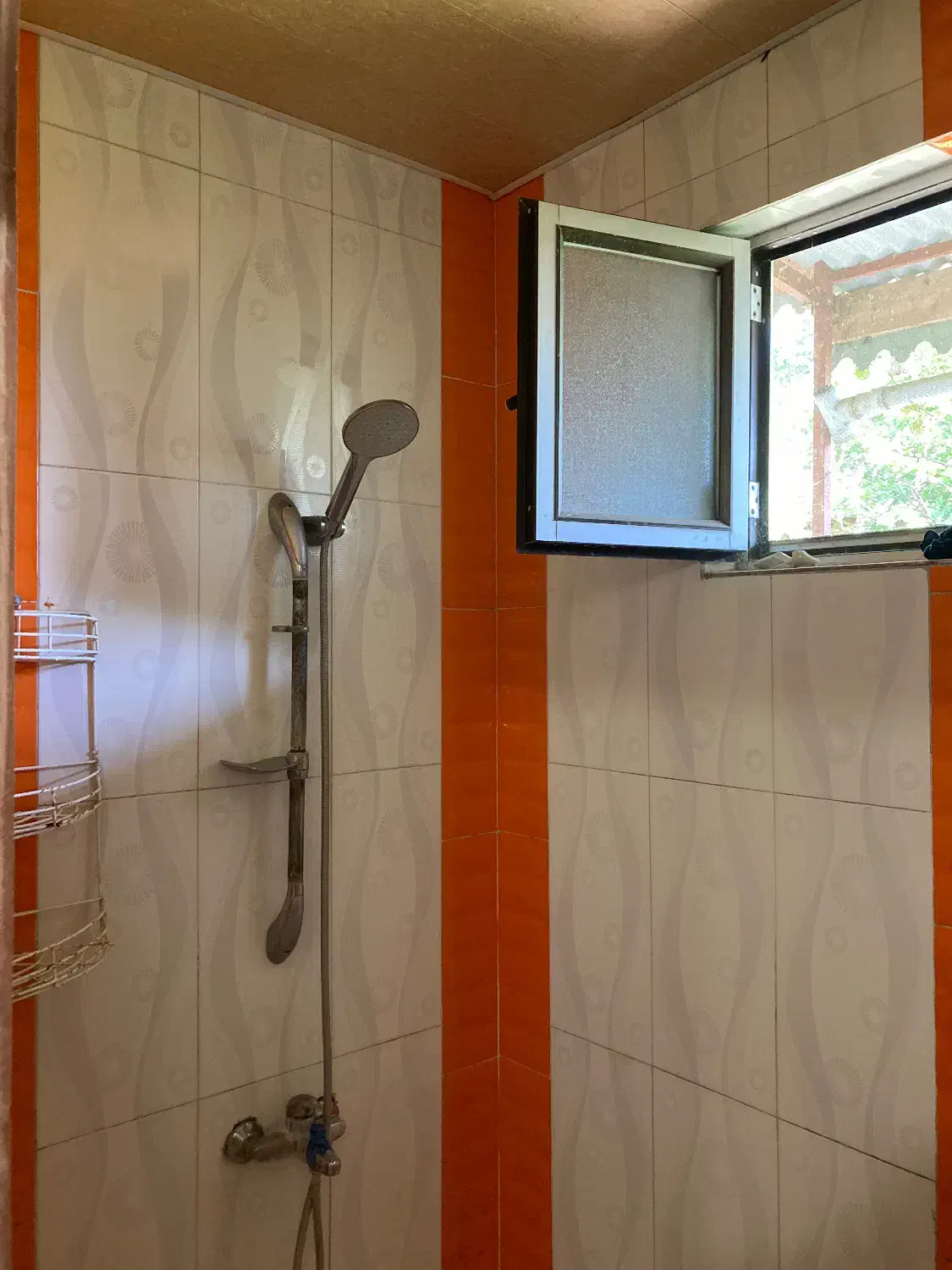 تخفیف ویژه پاییزی ویلا روزانه دربستی|اجارهٔ کوتاه‌مدت ویلا و باغ|تالش, هشتپر|دیوار