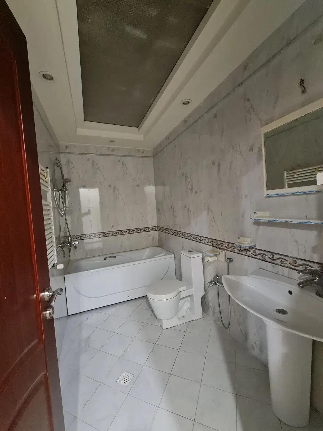 ۱۸۵ متر ثارالله فول امکانات