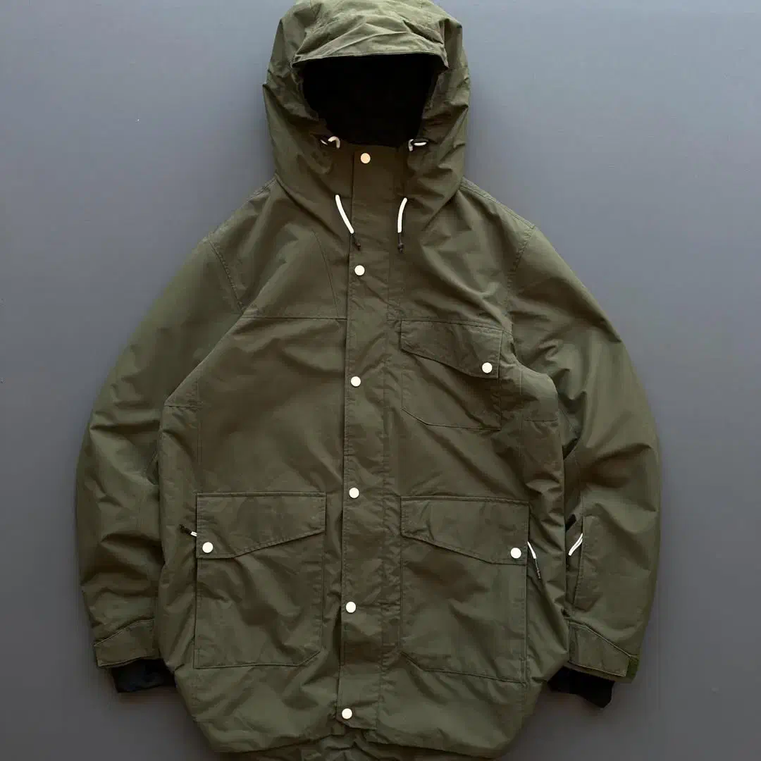 بار زخیم تاناکورا عمده|لباس|تهران, مولوی|دیوار