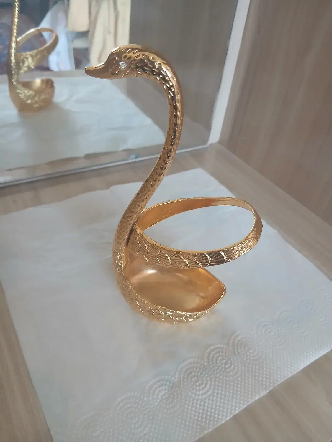 قوطلایی بسیارزیبا|صنایع دستی و سایر لوازم تزئینی|شاهینشهر, گزبرخوار|دیوار