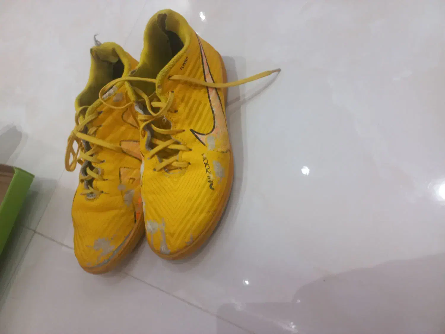 کفش فوتسال سایز ۴۱|کیف، کفش، کمربند|مهریز, |دیوار