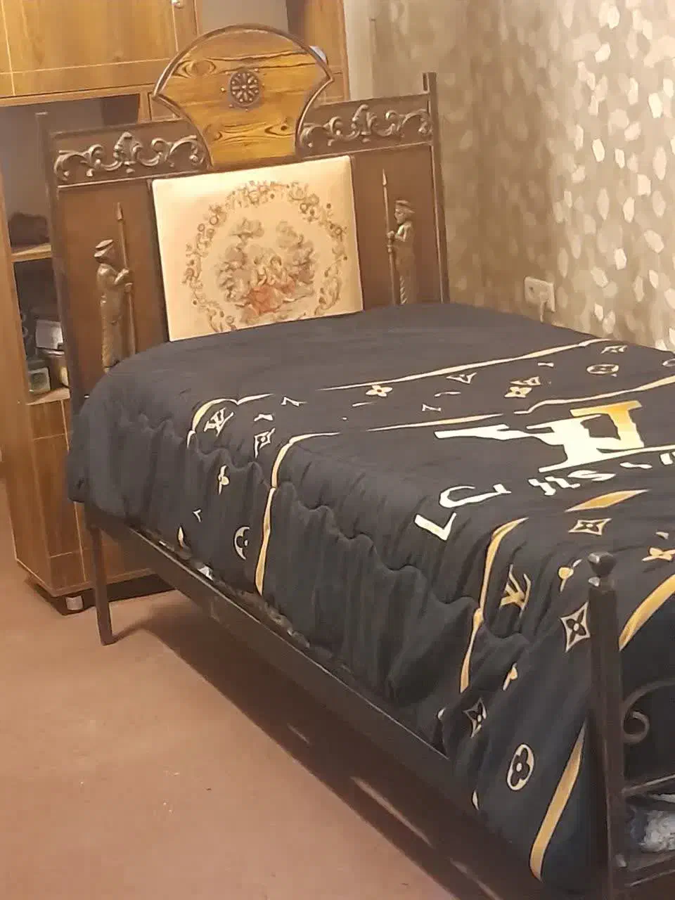تخت فرفوژه|تخت و سرویس خواب|مشهد, گوهرشاد|دیوار