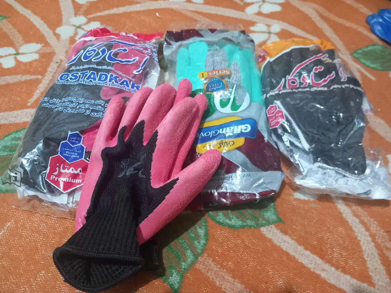 ۷جفت دست کش کار باقیمت ۴۰۰ تخفیف پای معامله|لباس|شاهینشهر, برخوار غرب|دیوار