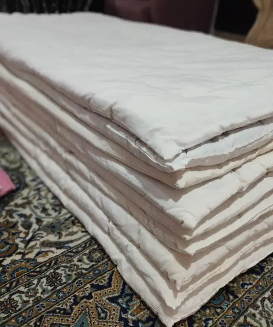 لحاف یا یورقان|رختخواب، بالش، پتو|ماکو, |دیوار