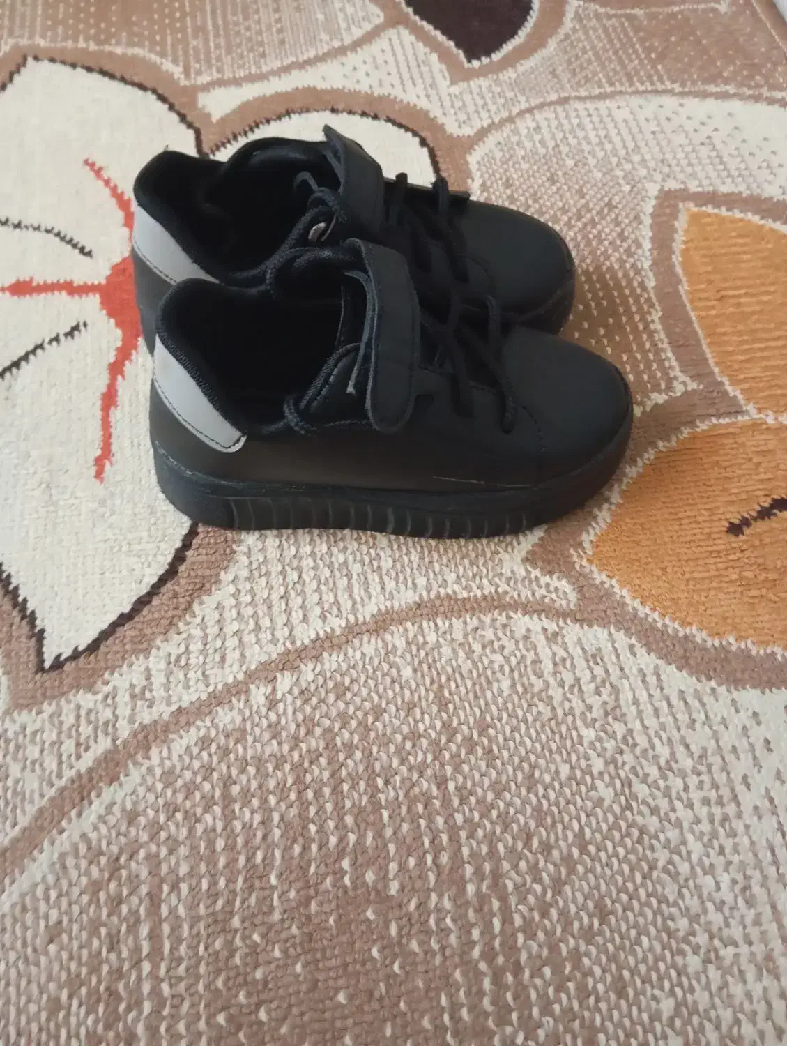 کفش کتونی بچگانه در حد نو سایز 27|کفش و لباس بچه|پاکدشت, شهرک امام رضا|دیوار