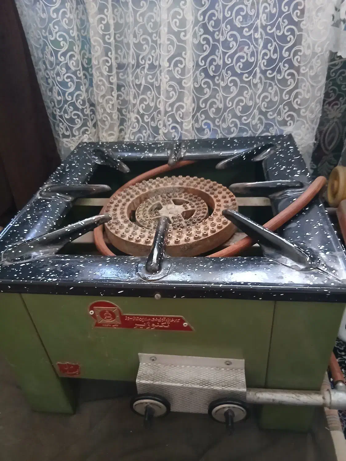 اجاق گاز زیبا قدیمی سنگین و بسیار با کیفیت .|اجاق گاز و لوازم برقی پختوپز|تهران, دانشگاه شریف|دیوار