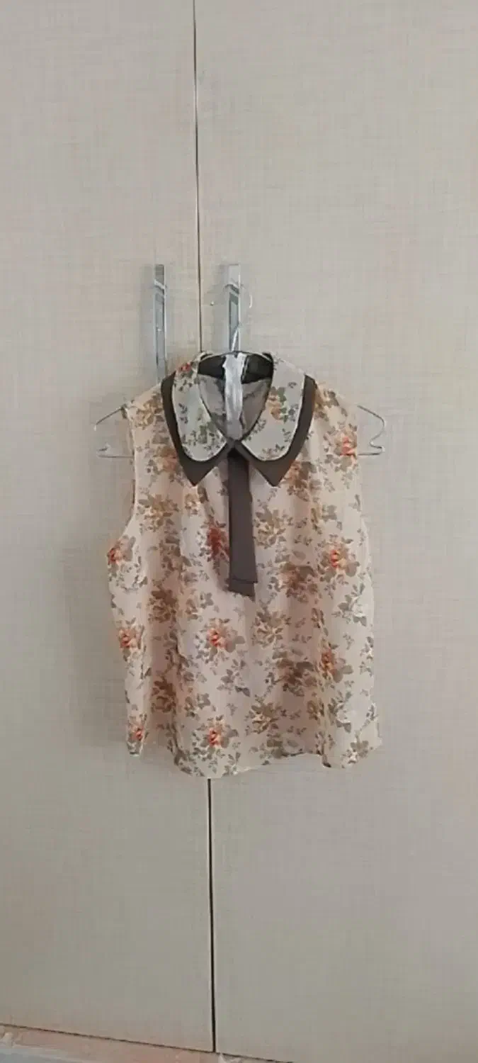 کت کوتاه|لباس|سبزوار, علمدار|دیوار