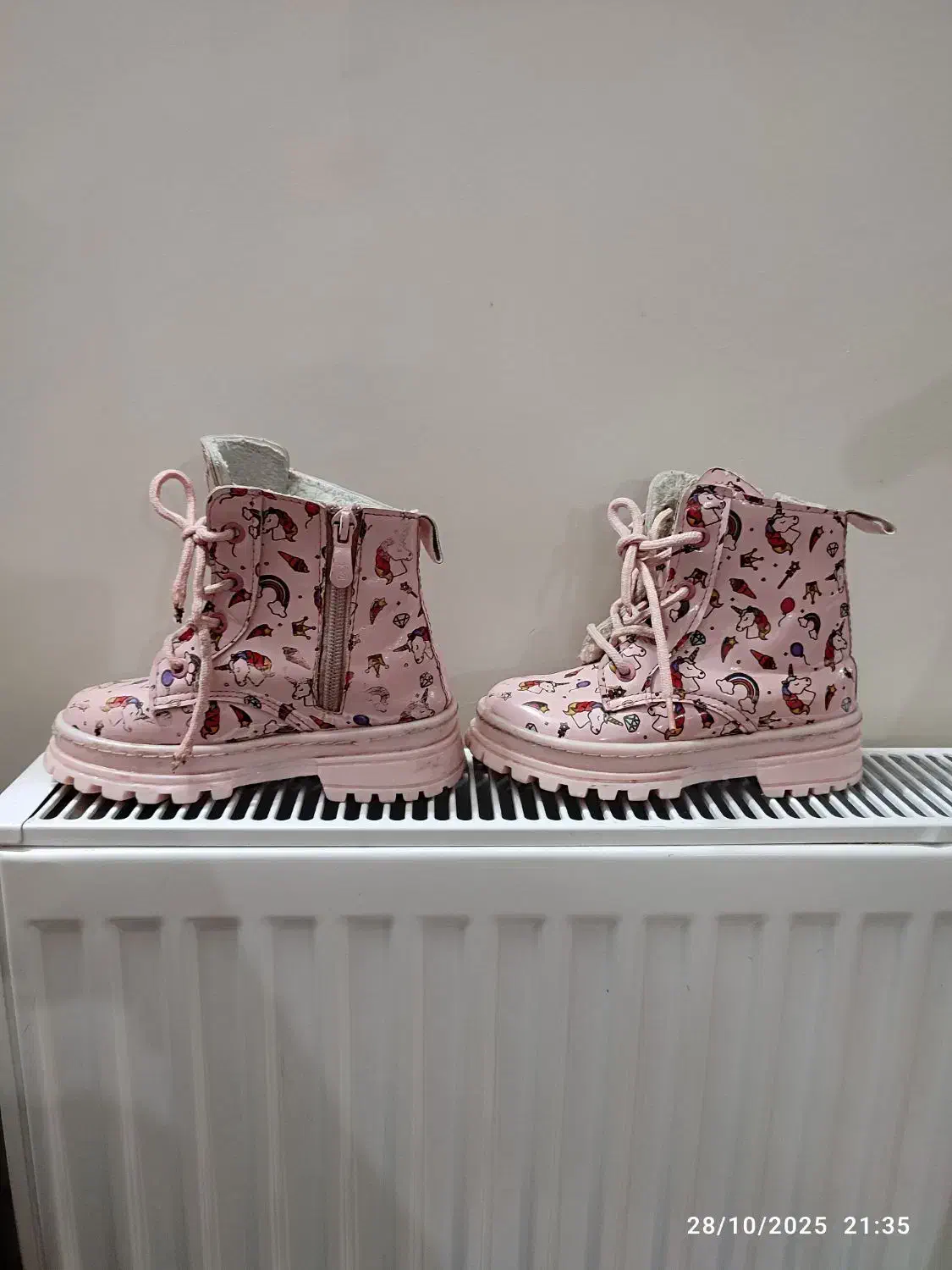 کفش بچگانه سایز ۲۸|کفش و لباس بچه|اهر, |دیوار