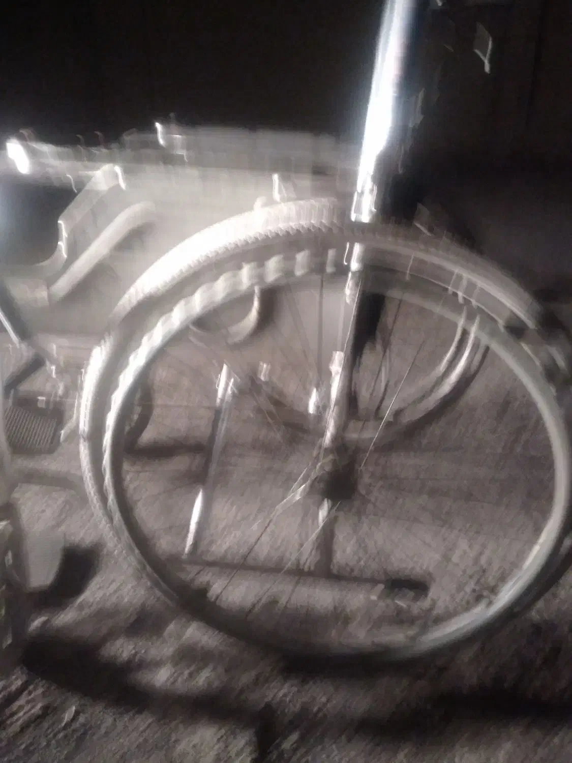 یک عدد ویلچر|پزشکی|جزنیک, |دیوار