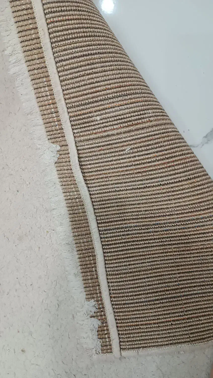 فرش و پادری|فرش|لاهیجان, شهید آوینی|دیوار