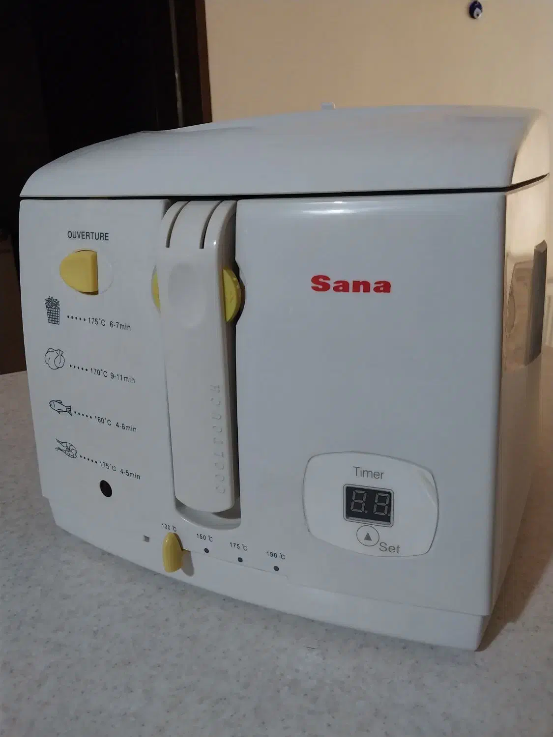 سرخ کن|ظروف پخت‌وپز|اصفهان, خواجه عمید|دیوار