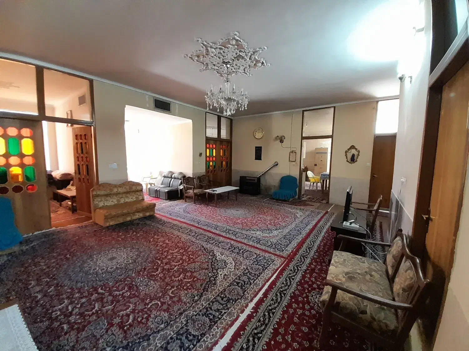 منزل ویلایی سه نبش بزرگ میدان جدید خیابان عاشورا|فروش خانه و ویلا|آباده, |دیوار