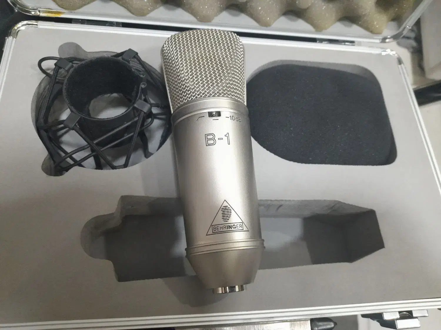 میکروفون استودیویی بهرینگر B1|صوتی و تصویری|قم, جهان بینی|دیوار