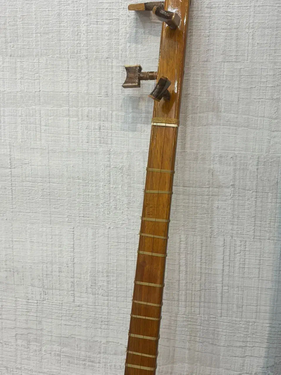 سه تار|سازهای سنتی|بوشهر, |دیوار