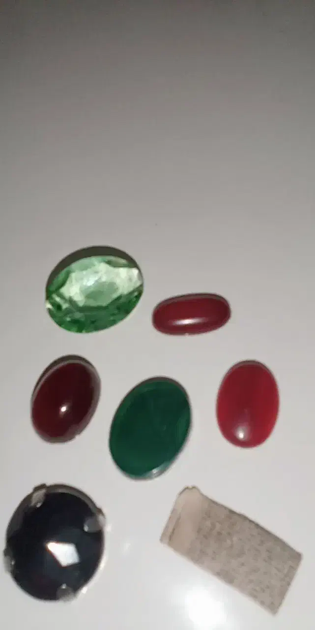 نگین انگشتر|کلکسیون اشیاء عتیقه|قم, نخودی|دیوار