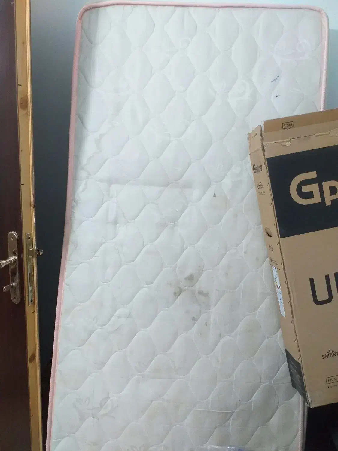 تخت دونفره و بوفه و تشک یک نفره|تخت و سرویس خواب|زابل, |دیوار