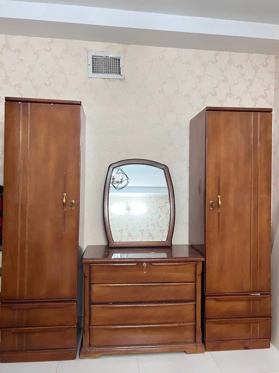 کمدودراور|جاکفشی، کمد، دراور|پاکدشت, پاکدشت (مامازند)|دیوار