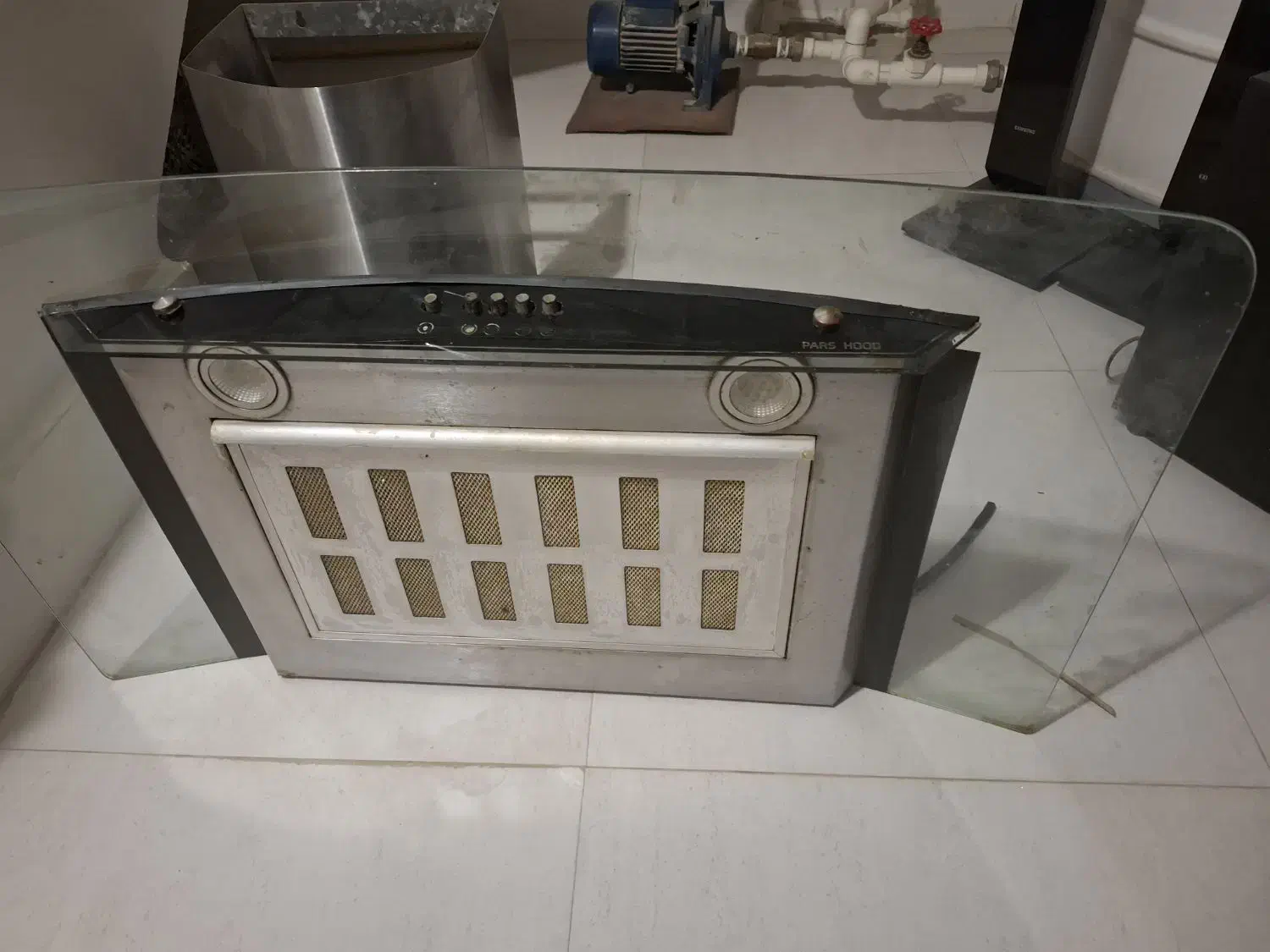 هود|هود|نظرآباد, نظرآباد|دیوار