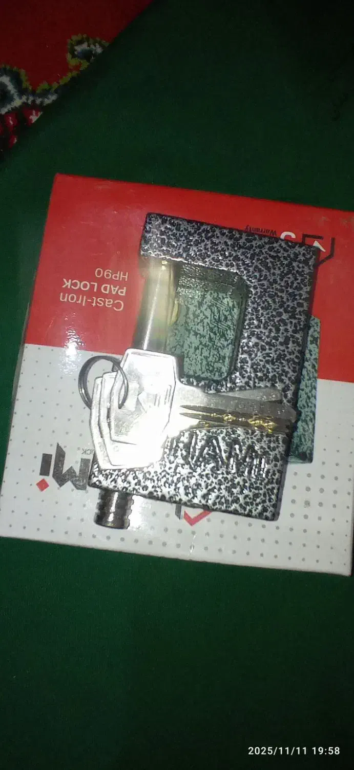 تعدادی قفل حیاطی و کتابی|ابزارآلات|زابل, |دیوار