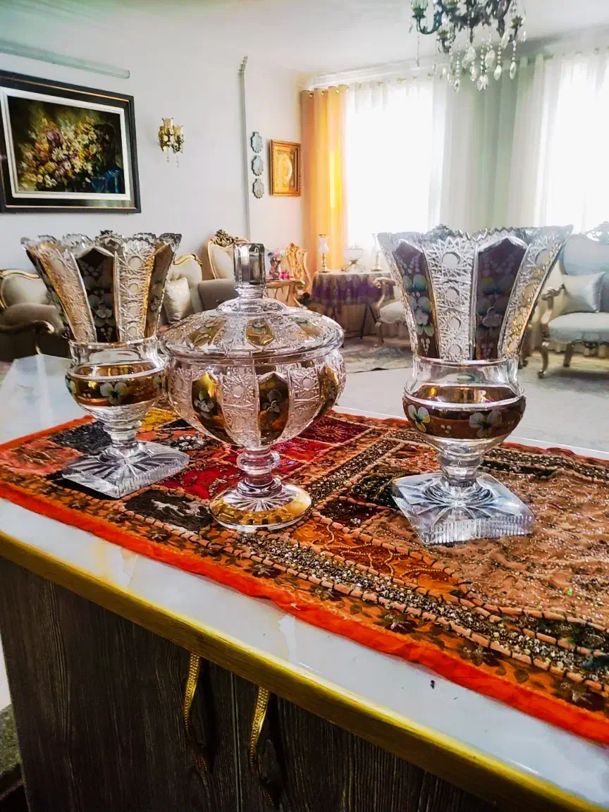 دو عدد گلدان چک اصل و شکلات خوری|صنایع دستی و سایر لوازم تزئینی|قم, سالاریه|دیوار