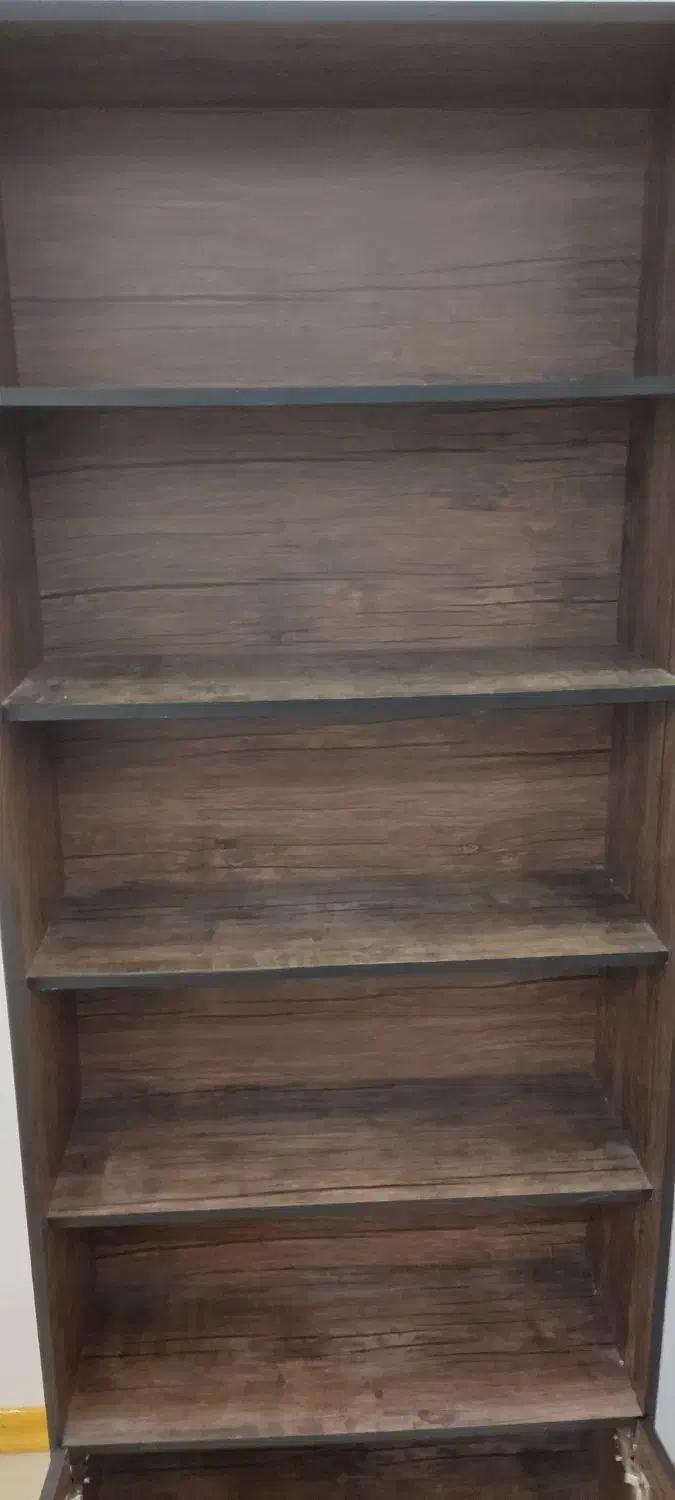 کمد کتابخانه سالم و در حد نو با قیمت مناسب|کتابخانه، شلف، قفسه‌های دیواری|قم, شهرک قدس|دیوار