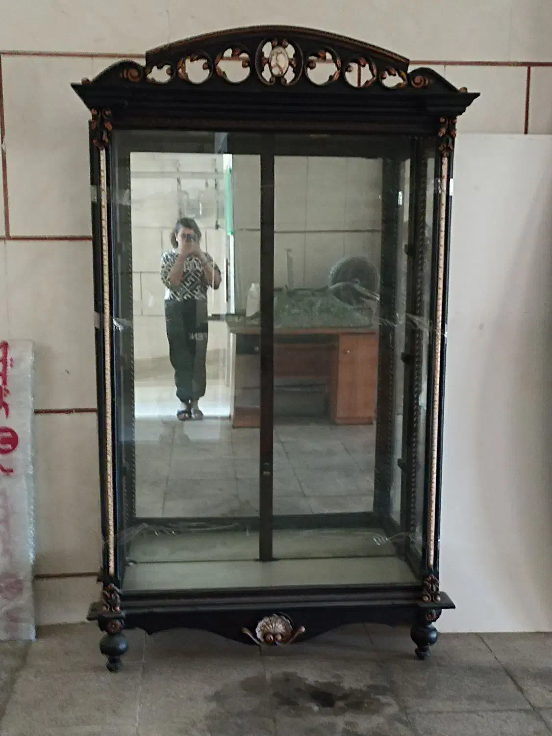 ویترین یا بوفه بسیار زیبا|بوفه، ویترین، کنسول|رودهن, |دیوار