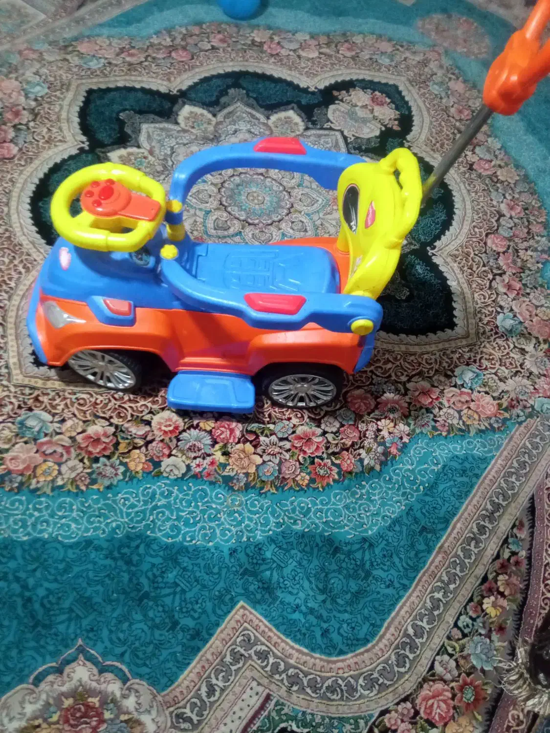 ماشین کودک|اسباب‌بازی بچه|زبرخان, |دیوار