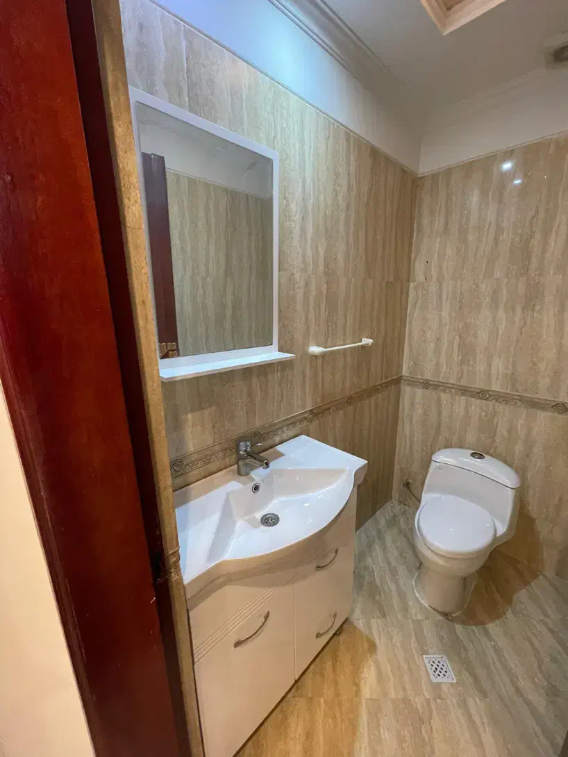 ۱۷۵ متر/ پاسداران/ سه خوابه/ شرایط عالی در منطقه