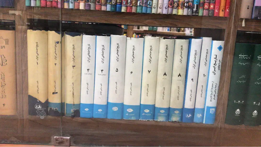 خرید و فروش کتاب تکی و یکجا حتی کتابخانه شخصی شما|کتاب و مجله تاریخی|اصفهان, ملک‌شهر|دیوار