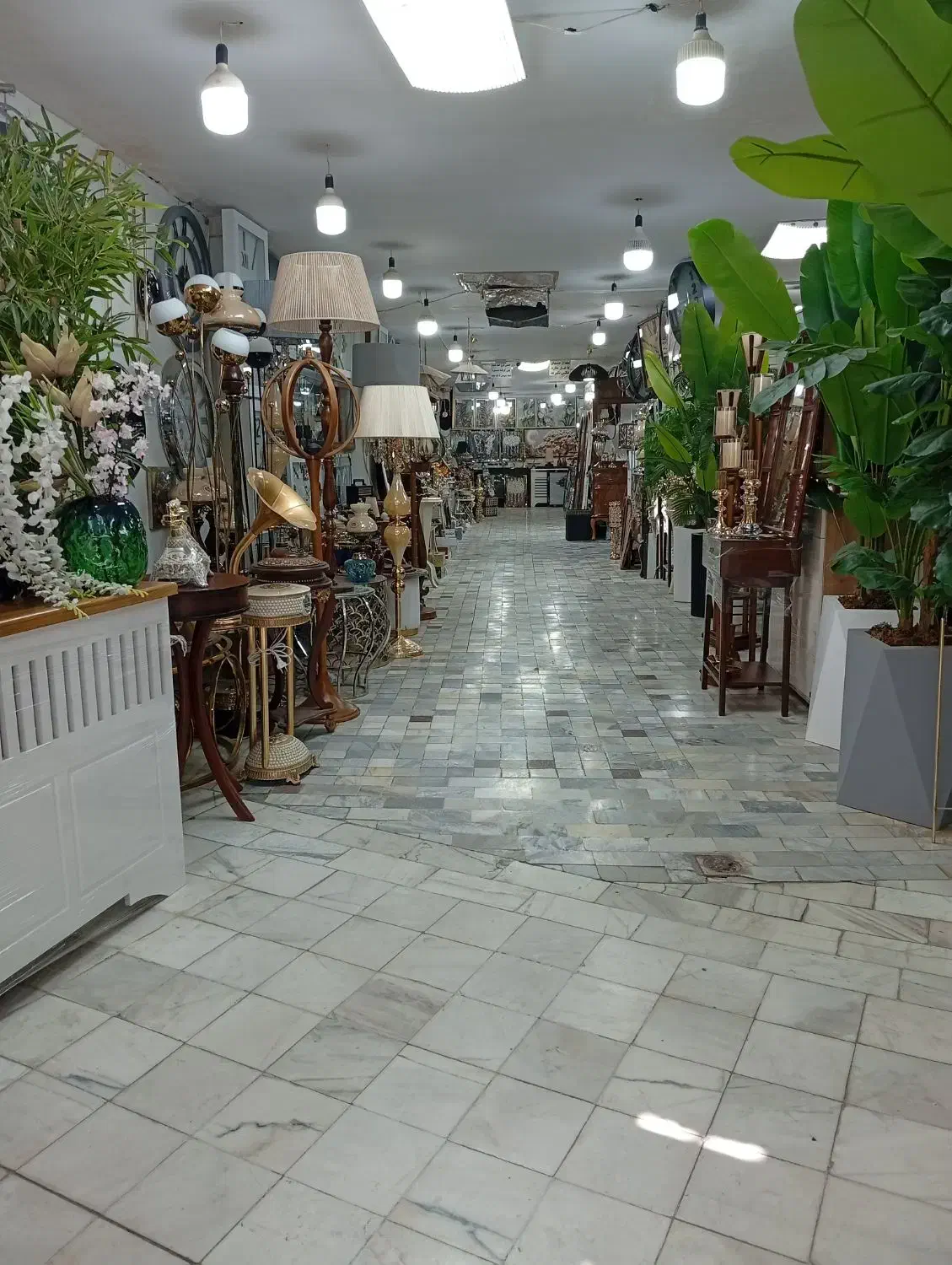 به یک نفرشاگرددرفروشگاه کادویی نیازمندیم فقط آغا|استخدام خدمات فروشگاه و رستوران|سنندج, |دیوار