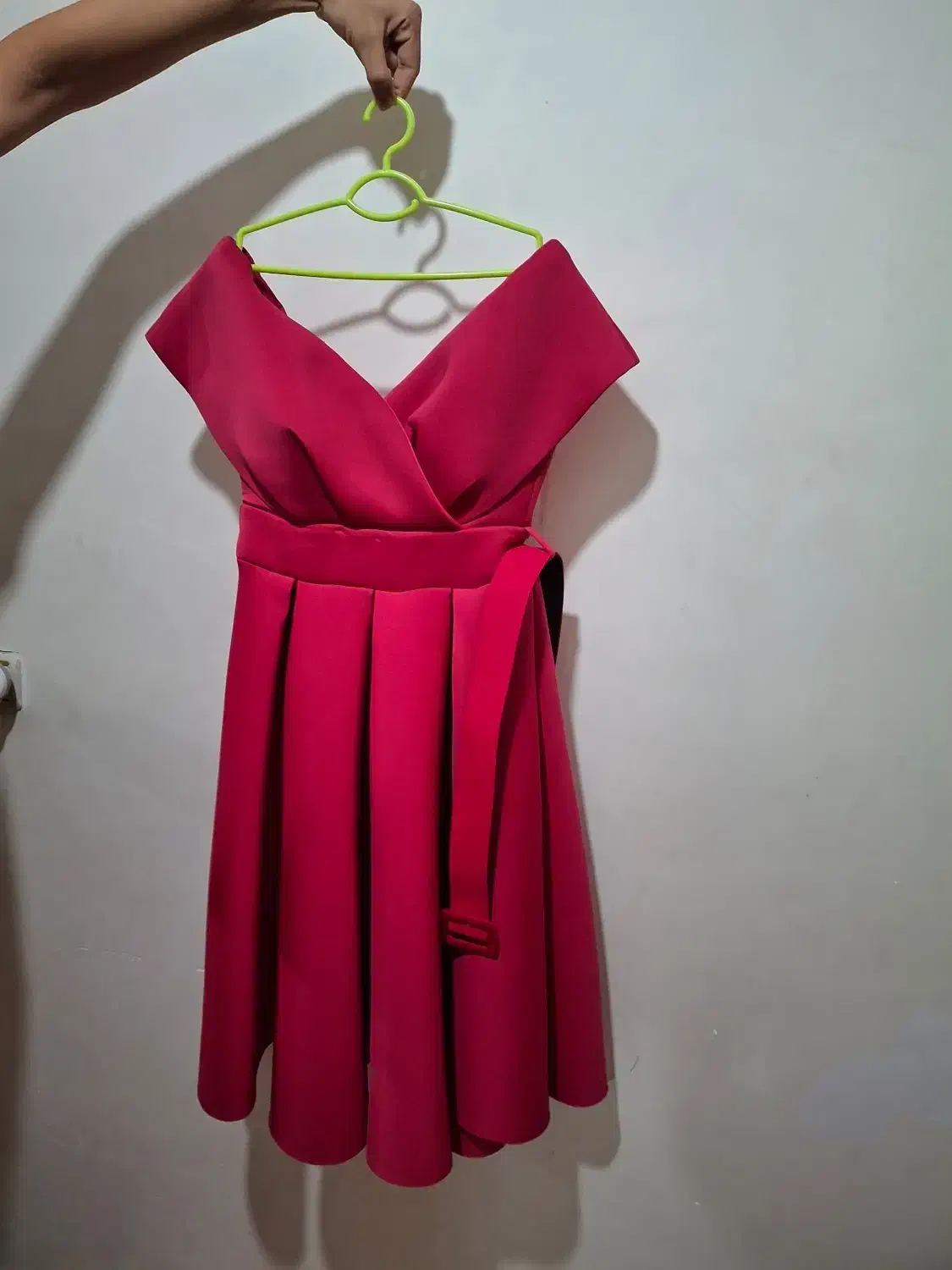 لباس مجلسی|لباس|آبیک, |دیوار