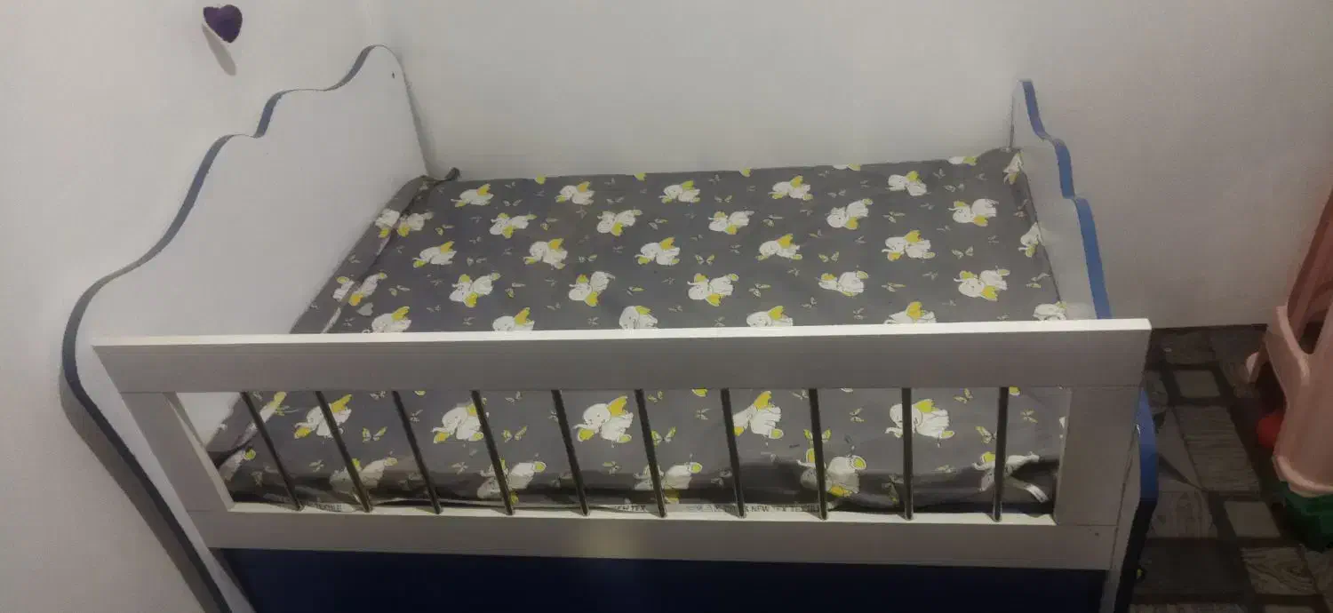 تخت کودک|تخت و صندلی بچه|نیشابور, بنیاد شهید|دیوار