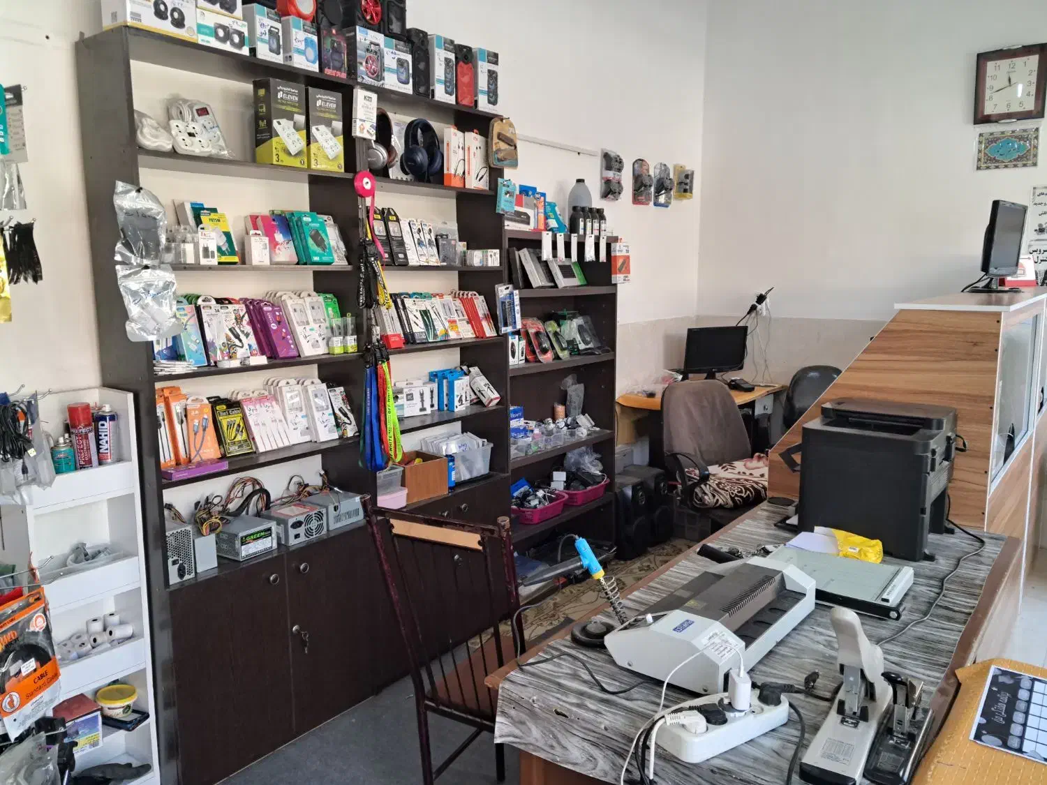 کامپیوتر . کلوپ  واگذاری مغازه|فروشگاه و مغازه|قم, زند آباد|دیوار