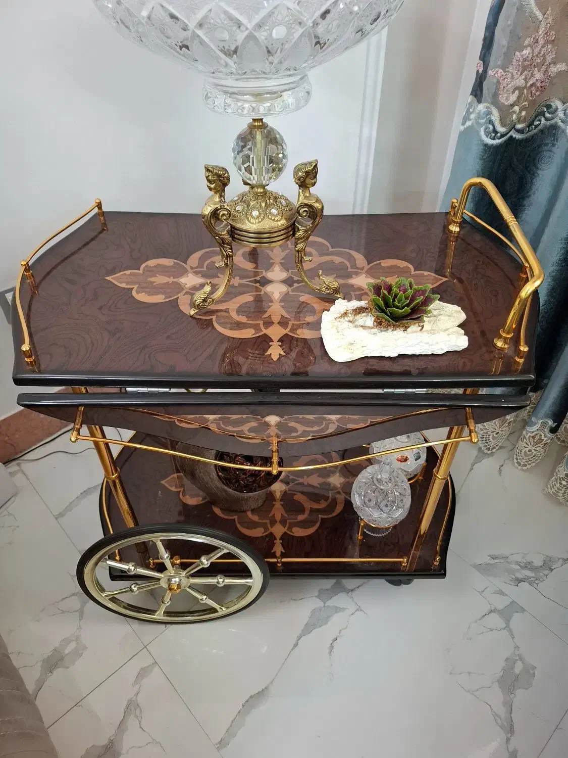 میز بار زیبا|مبلمان خانگی و میز عسلی|ساوه, |دیوار