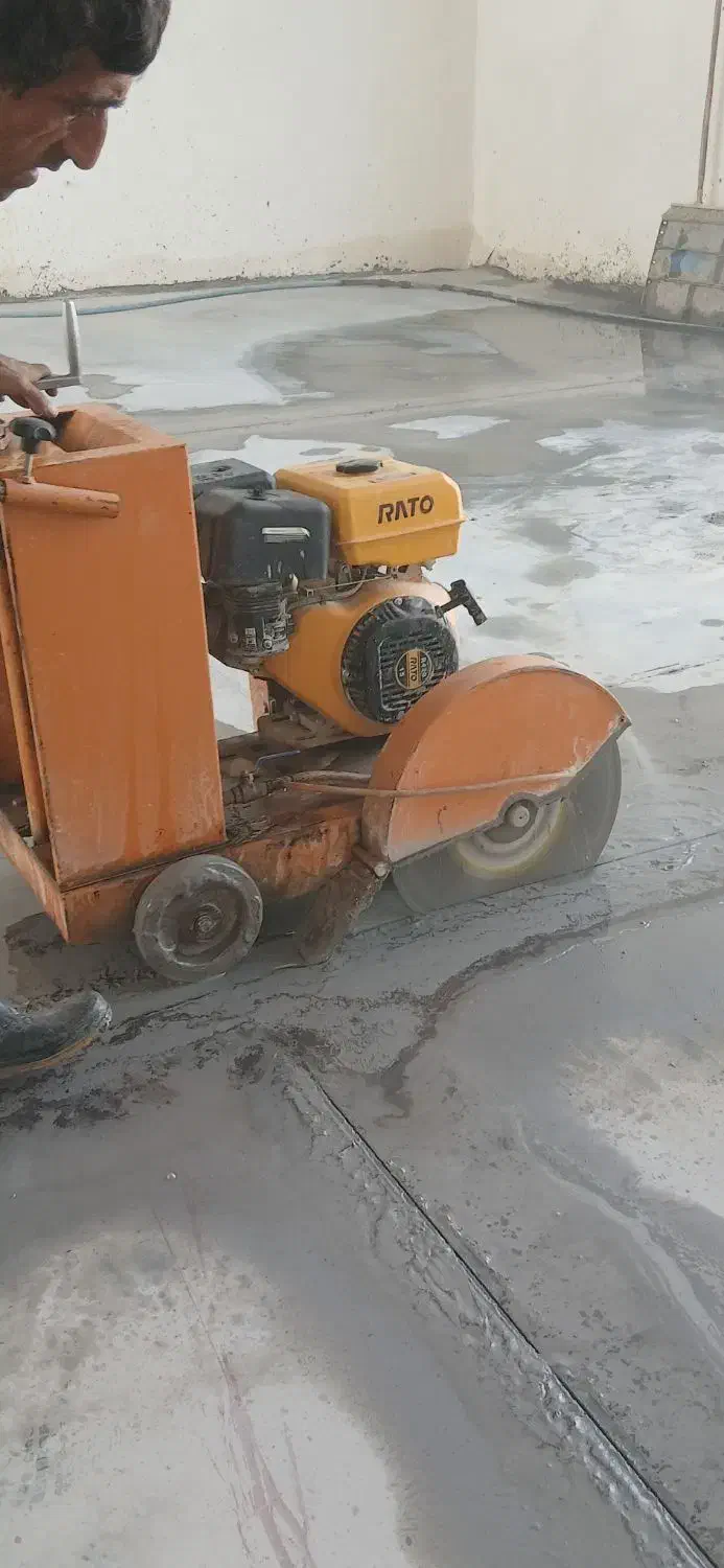 اجرای بتن ریزی.کفسازی با ماله برقی|خدمات پیشه و مهارت|خمینیشهر, |دیوار