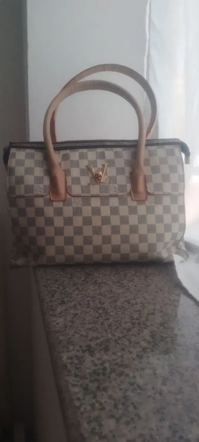 دو عدد کیف|کیف، کفش، کمربند|ارومیه, |دیوار