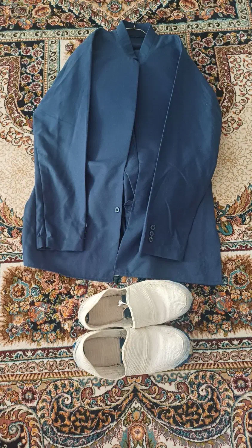 لباس ملکی نو با کفش|لباس|قروه, |دیوار