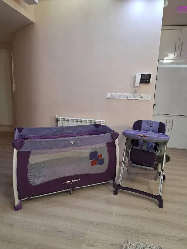 سیسمونی و وسایل کودک|تخت و صندلی بچه|قزوین, |دیوار