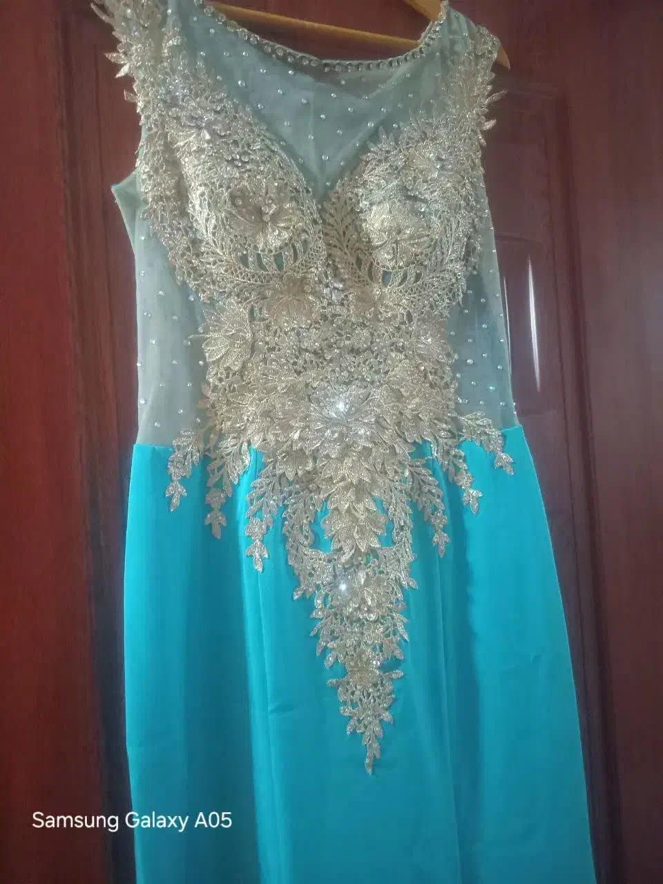 لباس مجلسی|لباس|شهریار, شهریار|دیوار