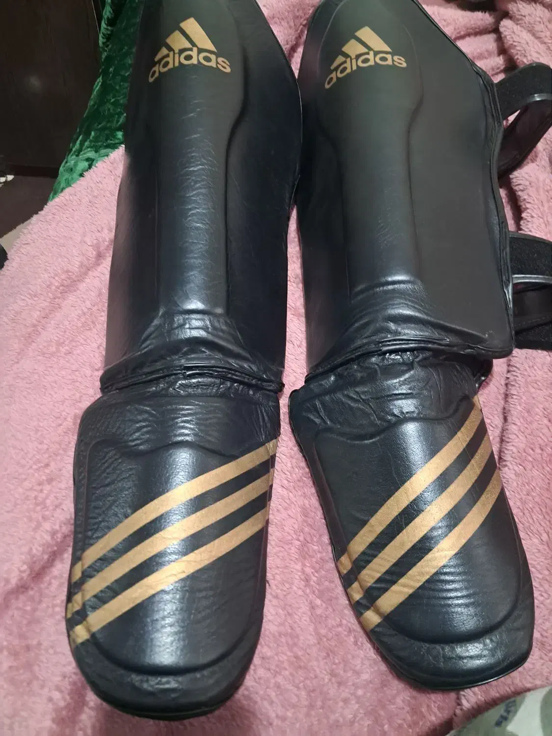 لباس ورزشی|تجهیزات ورزشی|برخوار, |دیوار