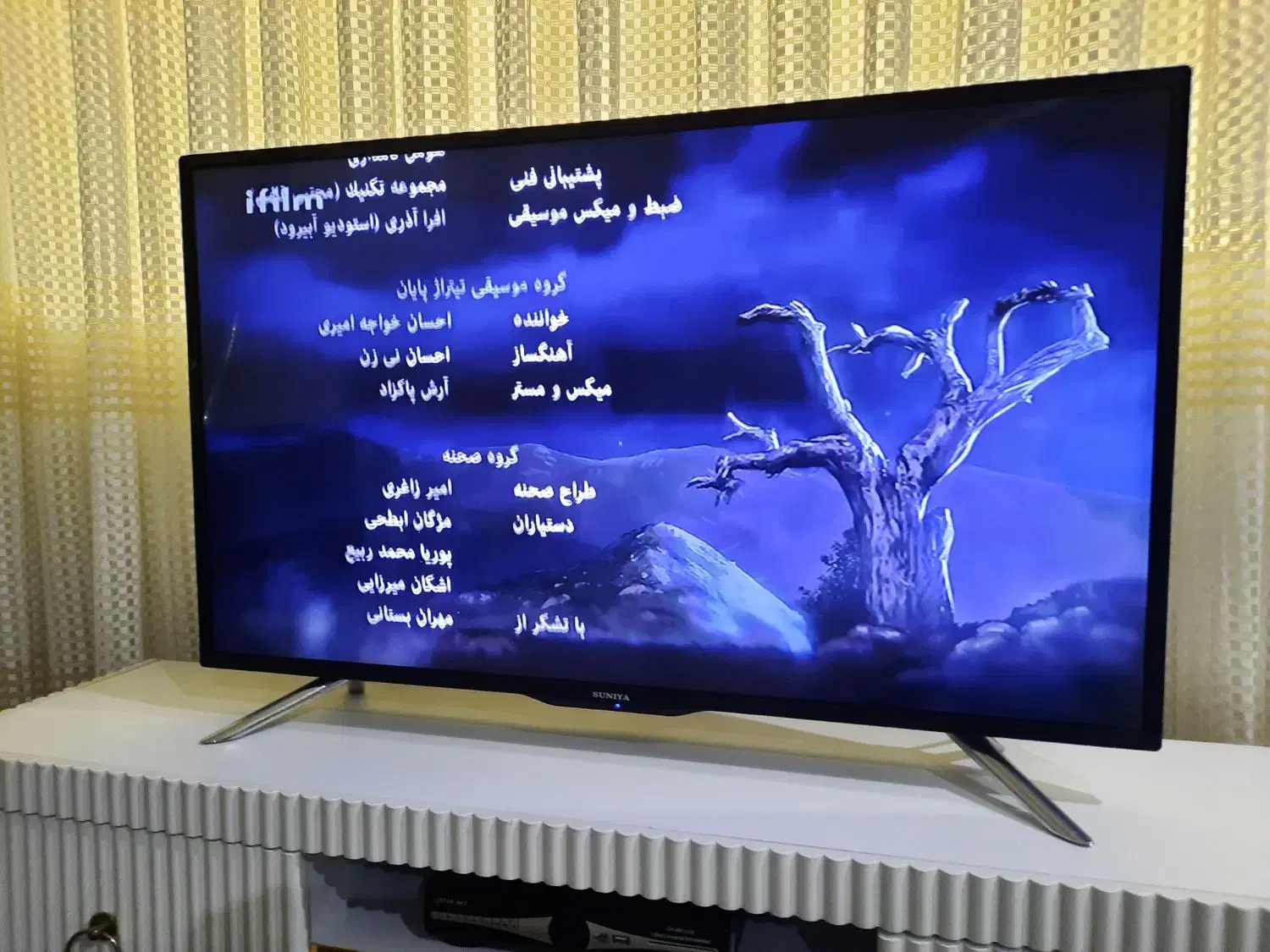 تلوزیون۴۲اینچ ال ای دی و یخچال۲۴فوت سیلور|تلویزیون و پروژکتور|ماهدشت, |دیوار