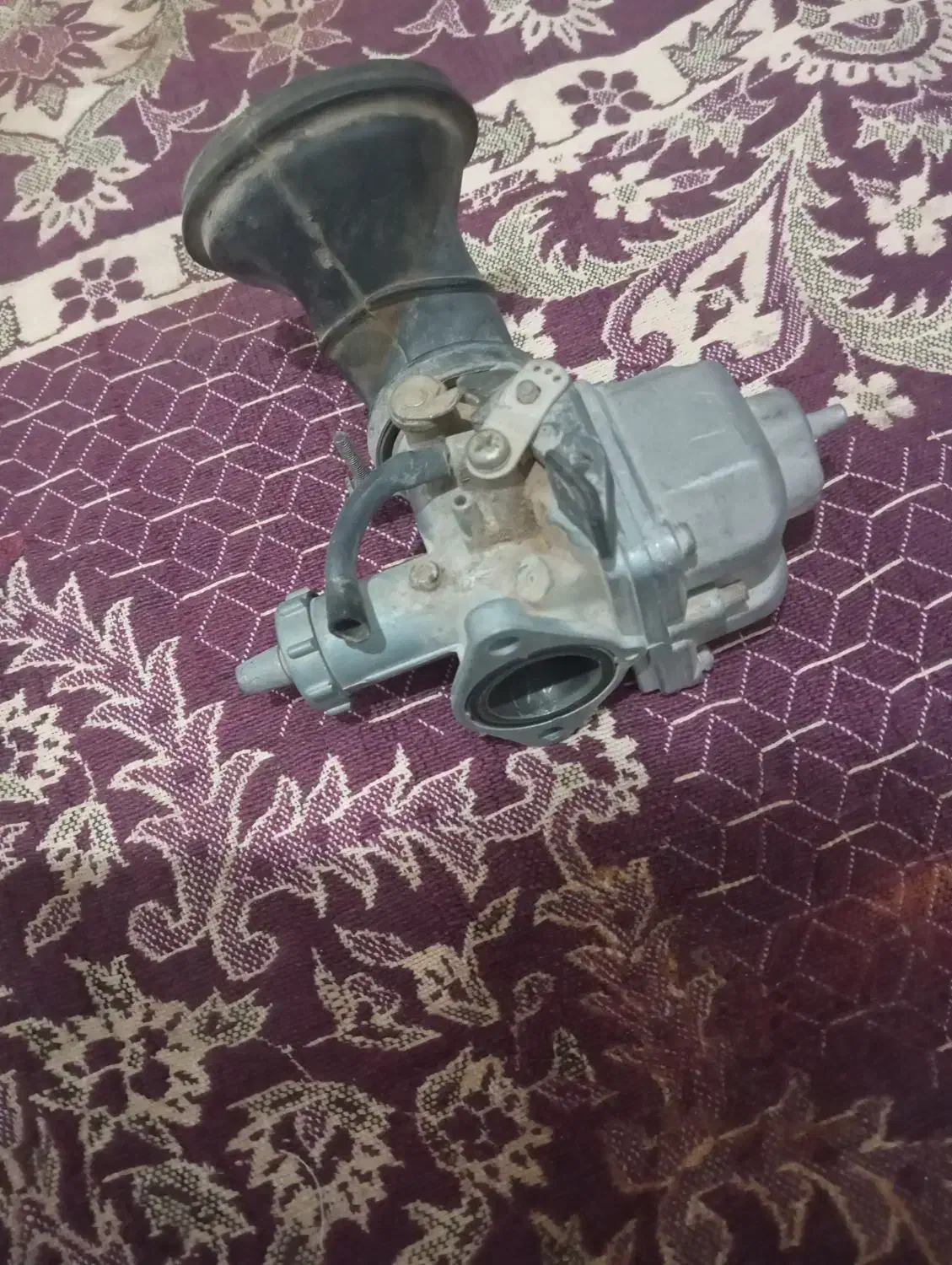 کاربراتور موتور سیکلت 125سی سی ژاپنی به شرط سالم|قطعات یدکی و لوازم جانبی|شهرکرد, |دیوار