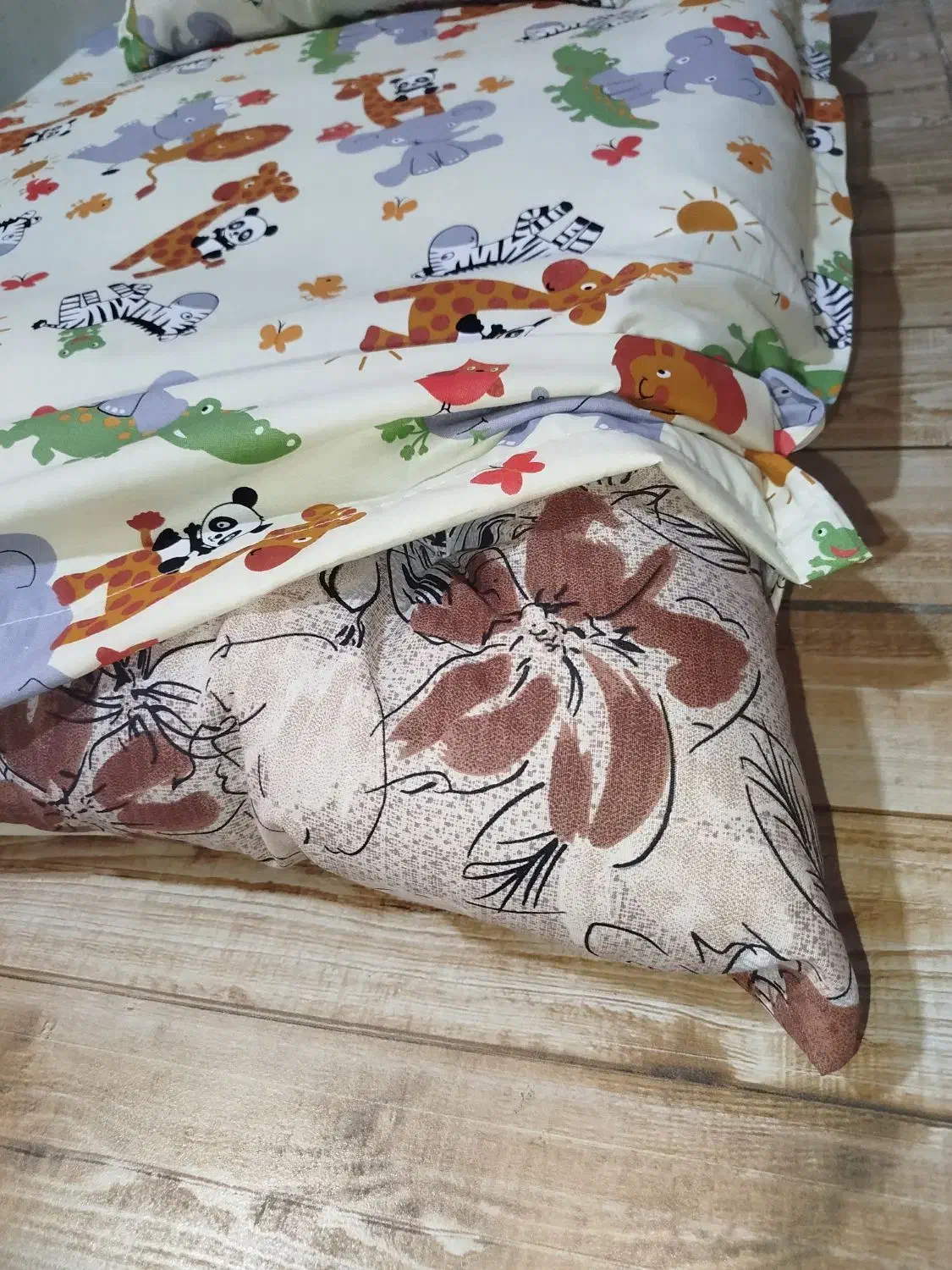 تشک نوزادی به همراه بالشت|اسباب و اثاث بچه|باقرشهر, |دیوار