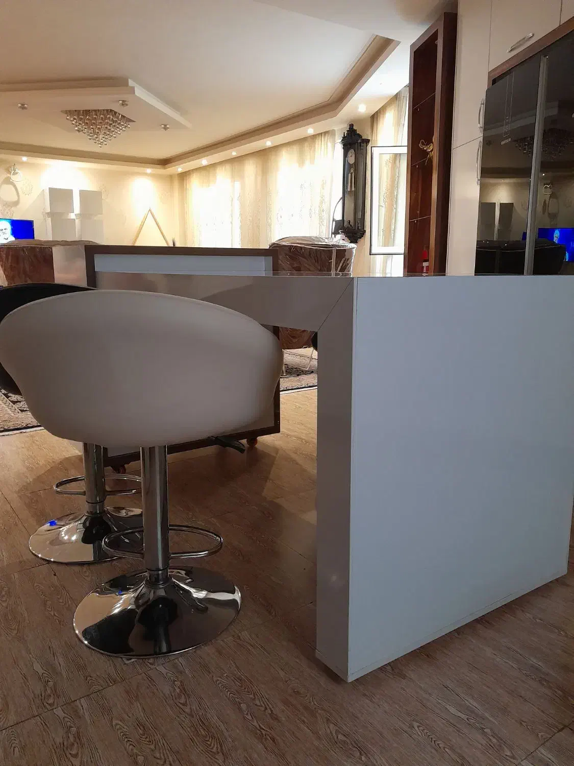 میز غذاخوری ۴ نفره|میز و صندلی غذاخوری|اردبیل, |دیوار